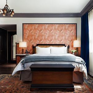 Deluxe King Room Disability Accessible